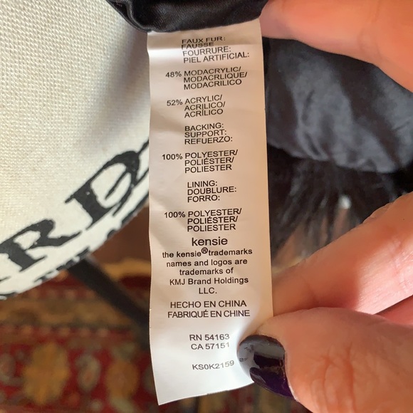 NWT 🖤🤍 Kenzie Ombré Faux Fur Vest - Picture 4 of 8